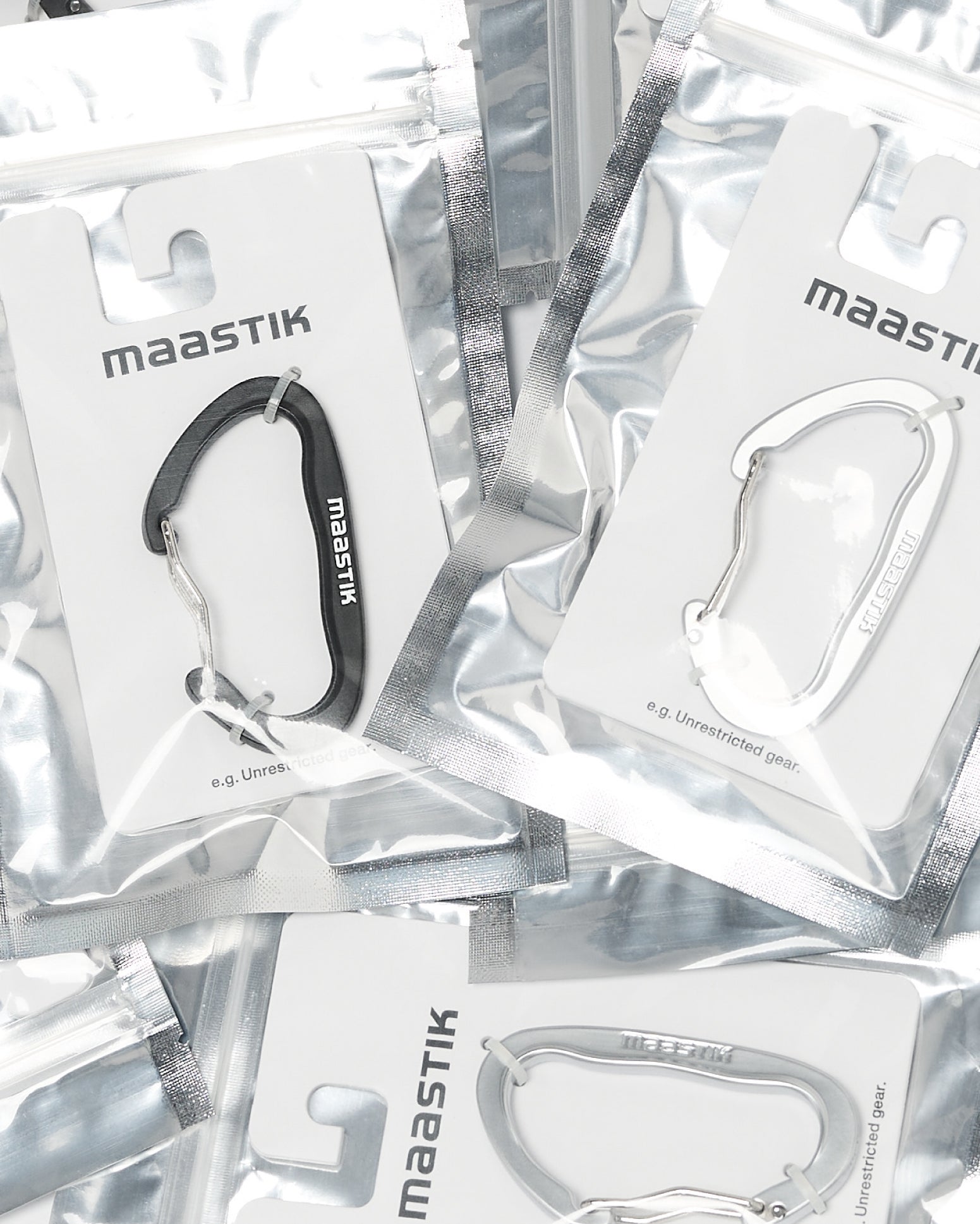 R指定　カラビナ CARABINER R – maastik